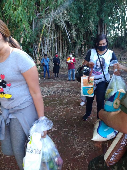 Foto 4 de 14 — AGORA: Distribuição de alimentos começa na Ceagesp para reduzir filas